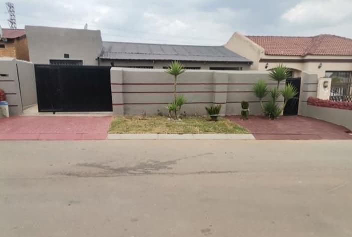1 Room to Let — 1 bed, 0 bath property in Tembisa, Gauteng
